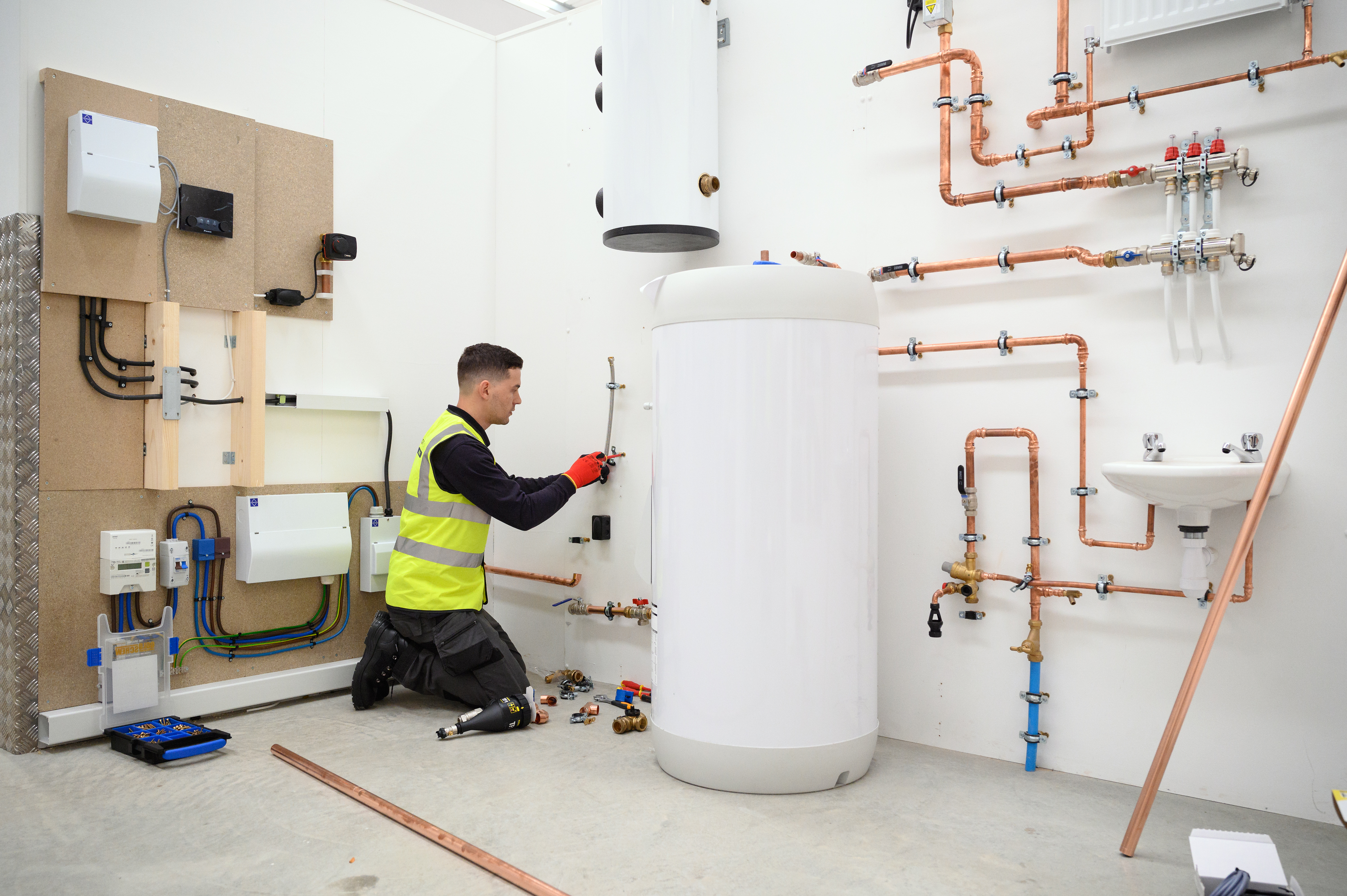 Imagen Depósito de inercia en aerotermia: qué es, funciones y ventajas