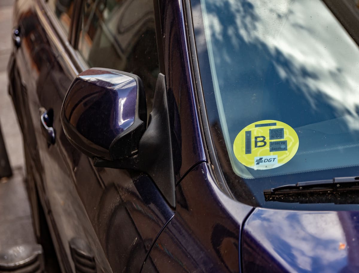 Image Qué etiqueta medioambiental tiene mi coche