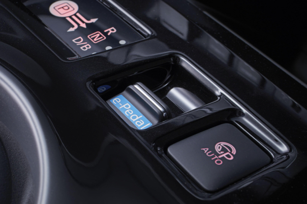 e-pedal o One pedal e-pedal o One pedal