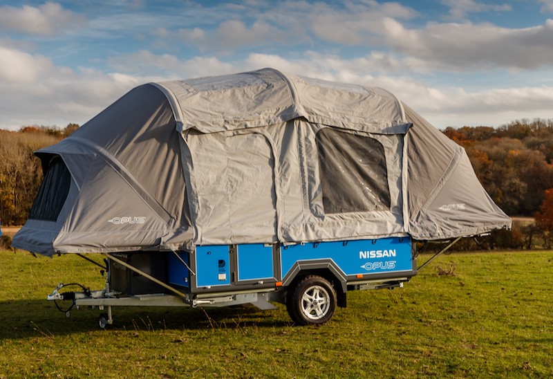Nissan también ha estudiado el uso de estas baterías para el ocio, instalándolas en caravanas