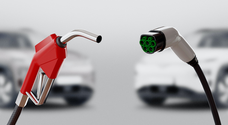 Imagen La edad media de los coches eléctricos frente a los de combustión