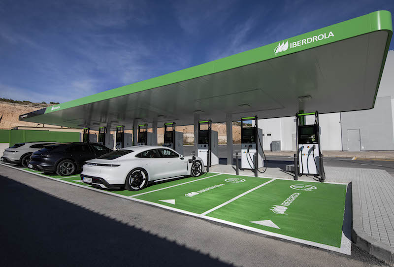 Imagen Iberdrola y Porsche, una alianza de cargadores a toda velocidad